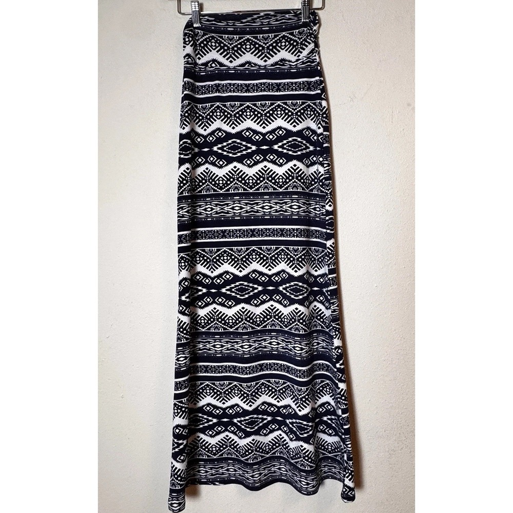 Discreet Navy White Aztec Print Maxi Skirt Size M Stretchy USA Made